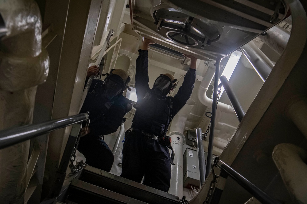 USS Sterett conducts routine operations as part of the Carl Vinson Carrier Strike Group