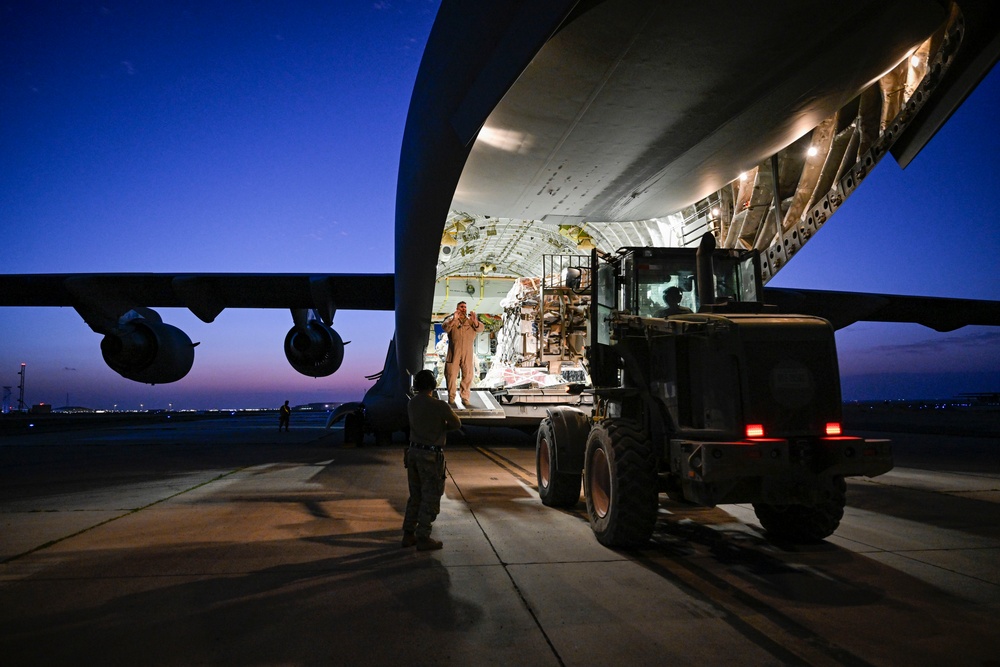 386th ELRS supports AH-64 Apache transport