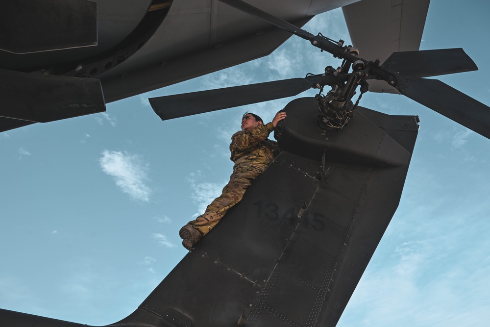 386th ELRS supports AH-64 Apache transport
