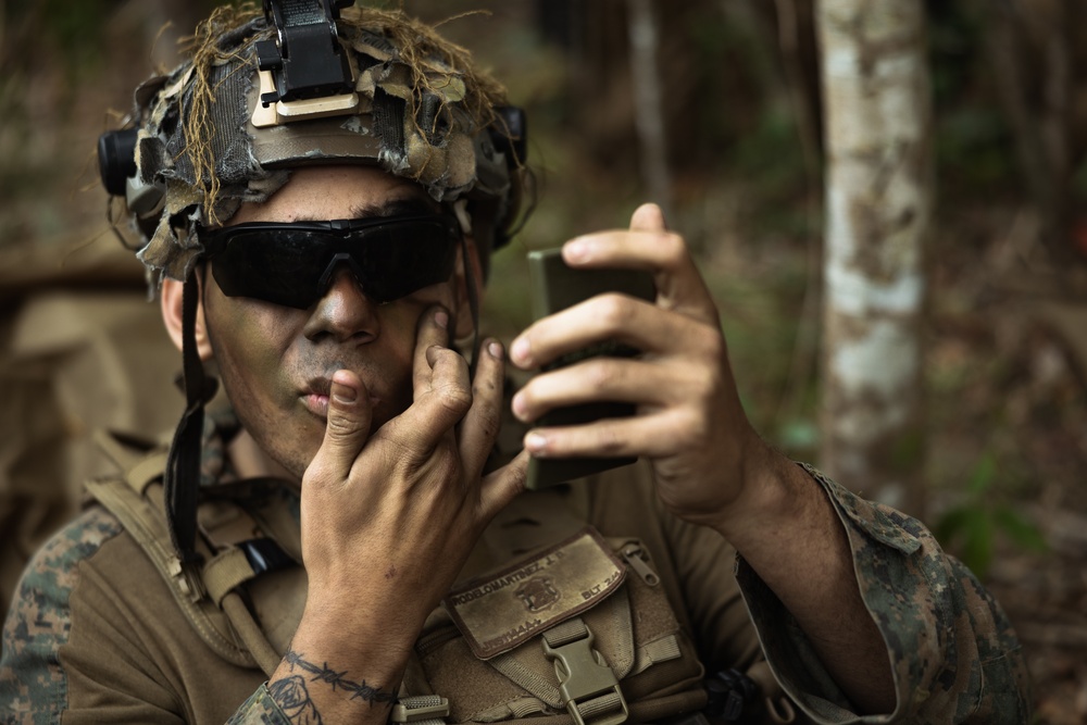 31st MEU | BLT 2/4 provides FARP security