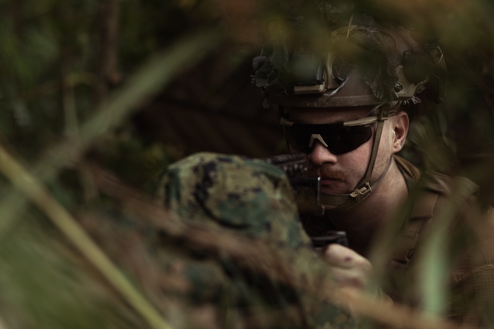 31st MEU | BLT 2/4 provides FARP security