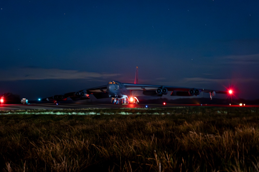 B-52 Stratofortress arrives at RAF Fairford for BTF 25-2