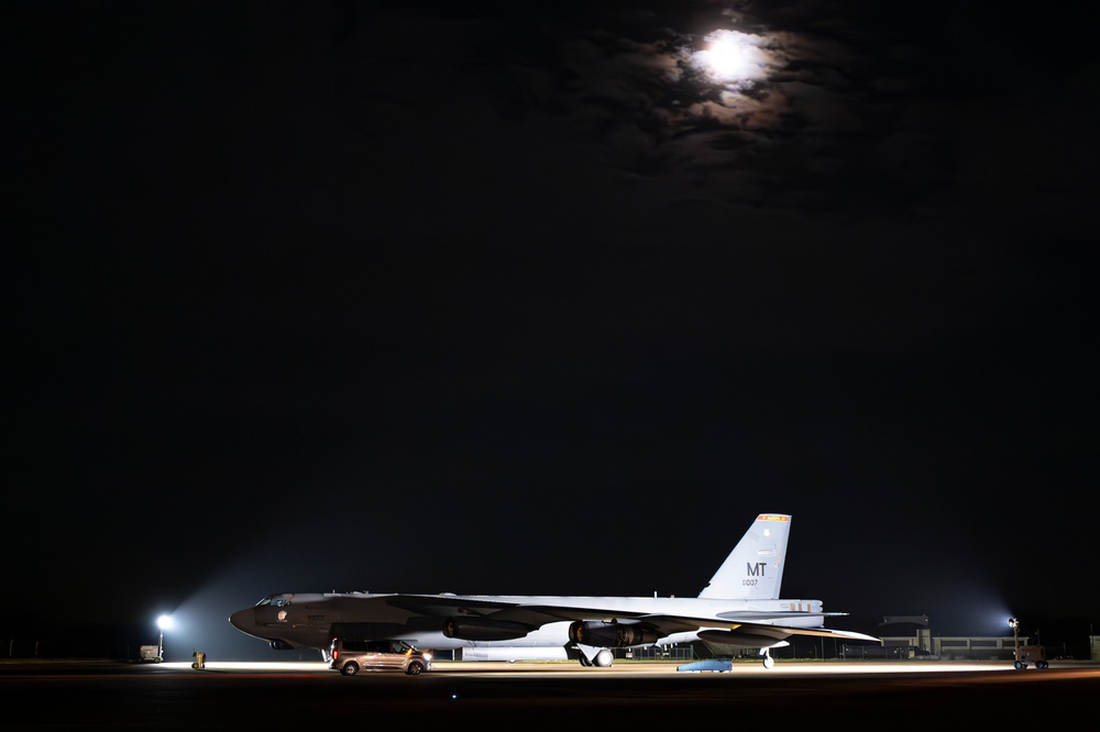 B-52 Stratofortress arrives at RAF Fairford for BTF 25-2