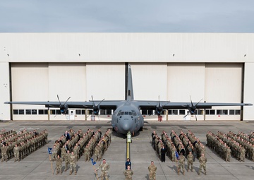 86 Airlift Wing group photo