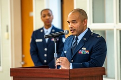 Captain Lee promotes [Image 27 of 31]
