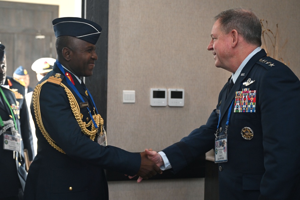 Gen. Hecker meets with Nigerian Air Force chief of staff