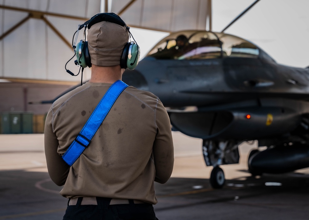 Full Circle: Maj. Alley’s Final Flight at Luke AFB