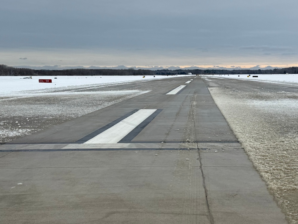 NAS Oceana personnel keep master jet base mission-ready during record snowfall