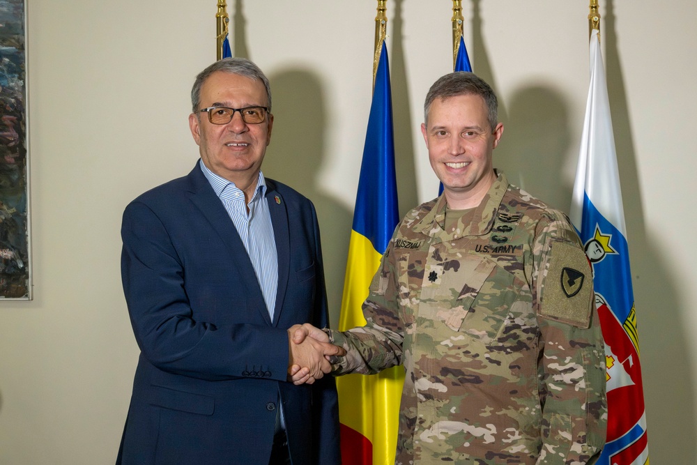 USAG Black Sea commander and Constanta mayor shake hands