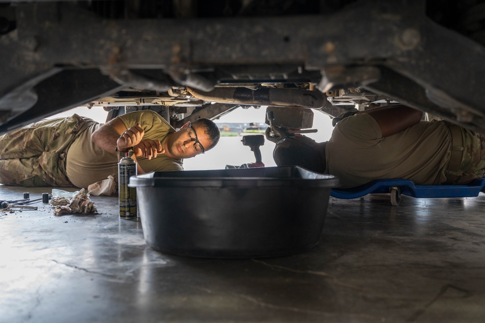 Soldiers Prepare Vehicles for Border Mission