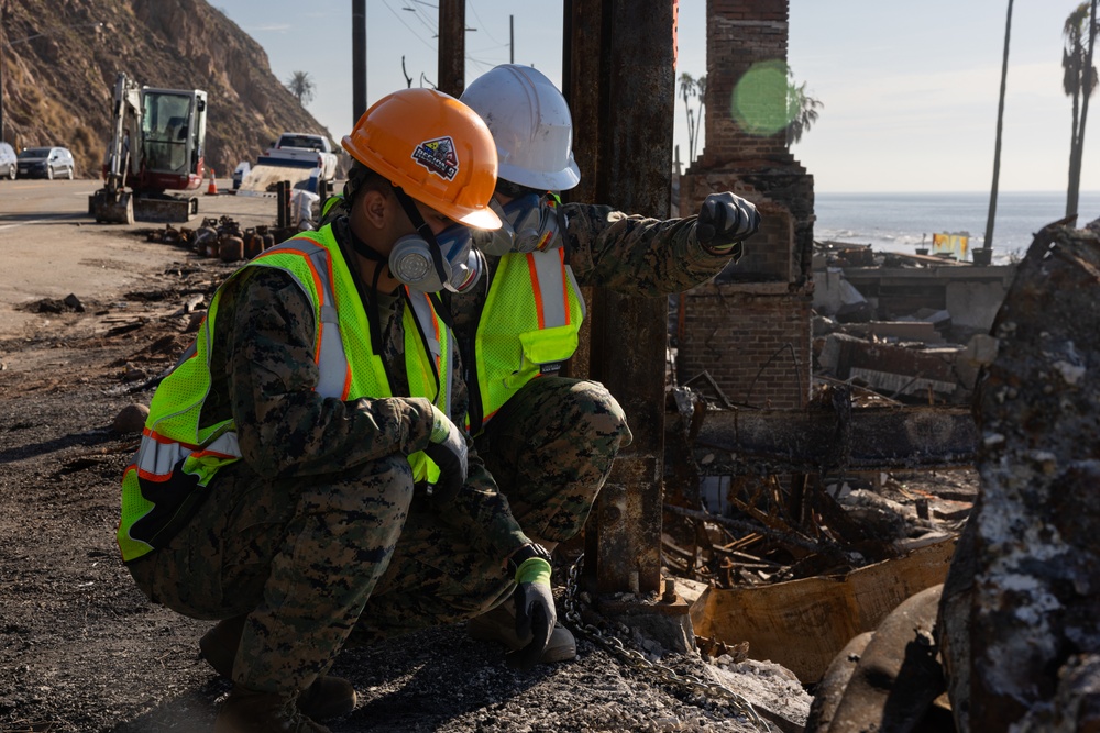 U.S. Marines arrive at Los Angeles wildfires for recovery efforts