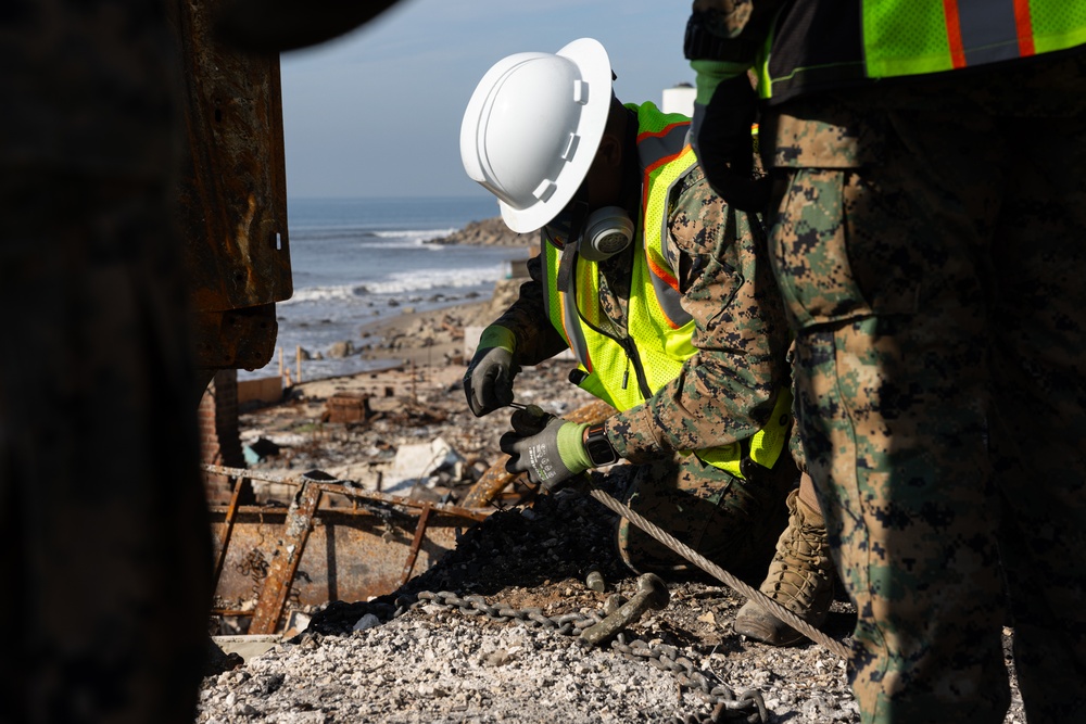 U.S. Marines arrive at Los Angeles wildfires for recovery efforts