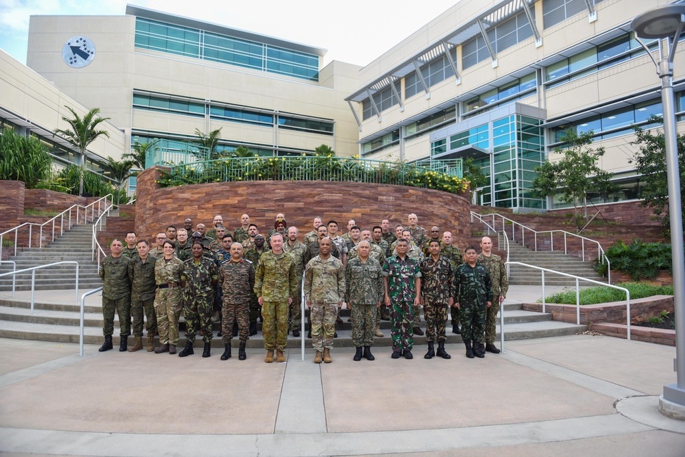 International Fellows Learn about LandPower in the Pacific