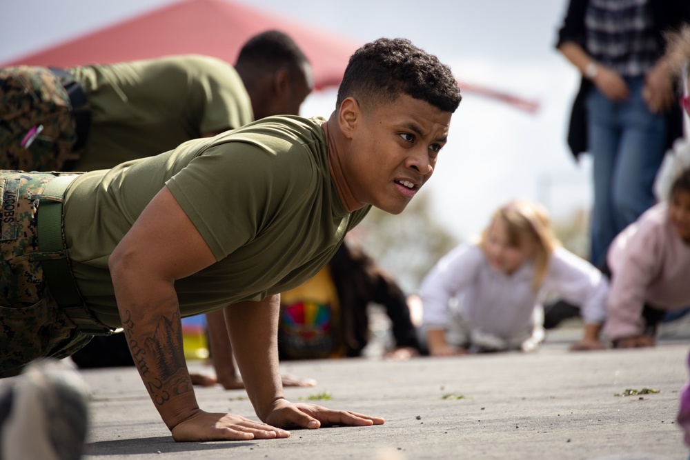 3rd MAW Marines conduct boot camp recess at Doris Miller Elementary