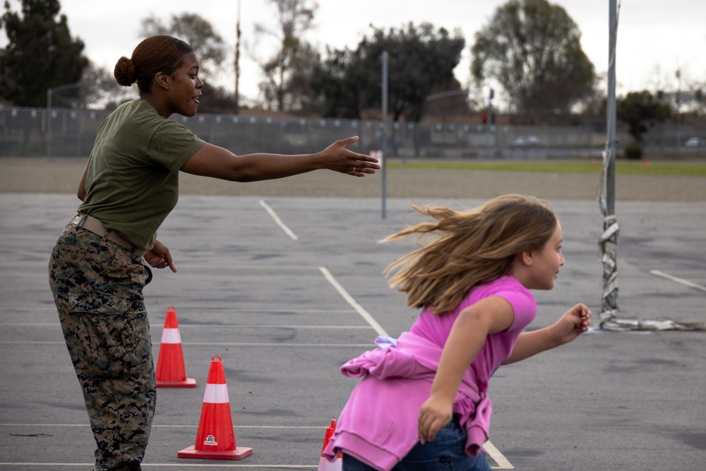 3rd MAW Marines conduct boot camp recess at Doris Miller Elementary