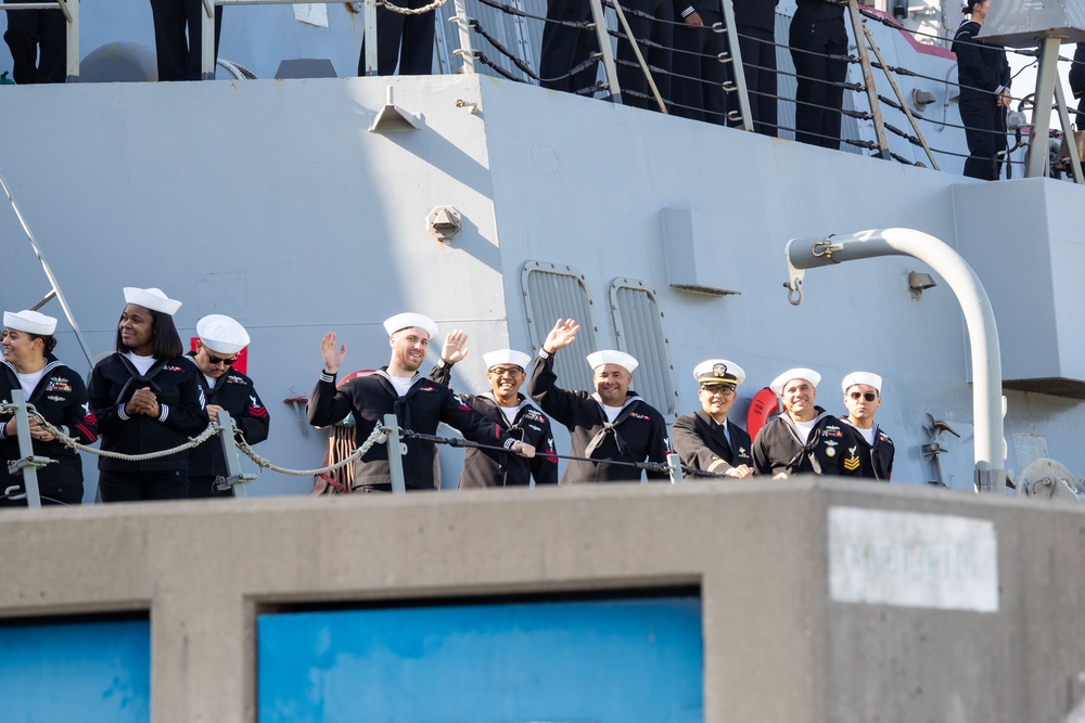 USS Stockdale (DDG 106) Returns from Deployment