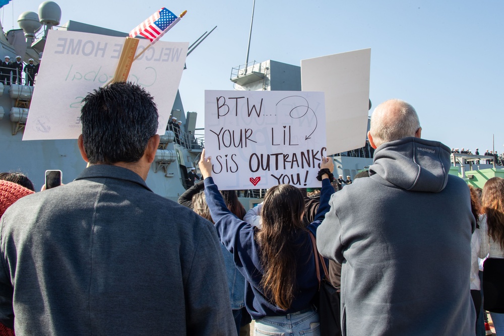 USS Stockdale (DDG 106) Returns from Deployment