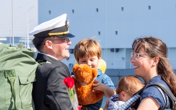 USS Stockdale (DDG 106) Returns from Deployment