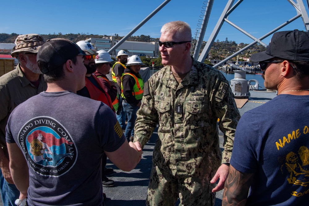 U.S. 3rd Fleet Commander visits Salvage Site