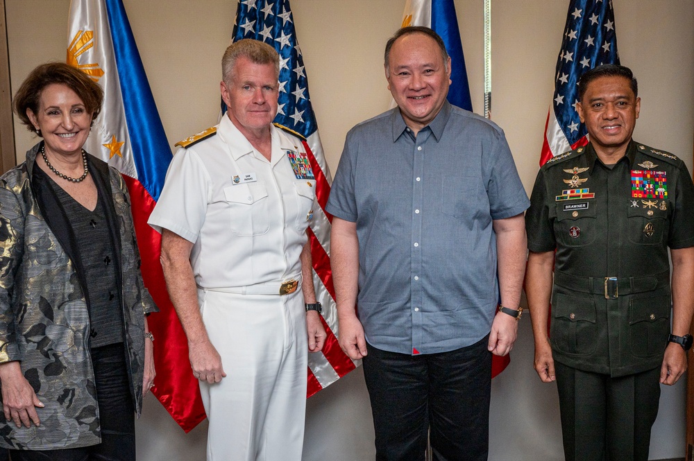 USINDOPACOM commander travels to the Philippines