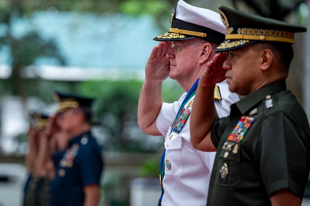 USINDOPACOM commander travels to the Philippines