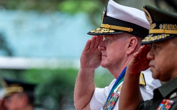 USINDOPACOM commander travels to the Philippines