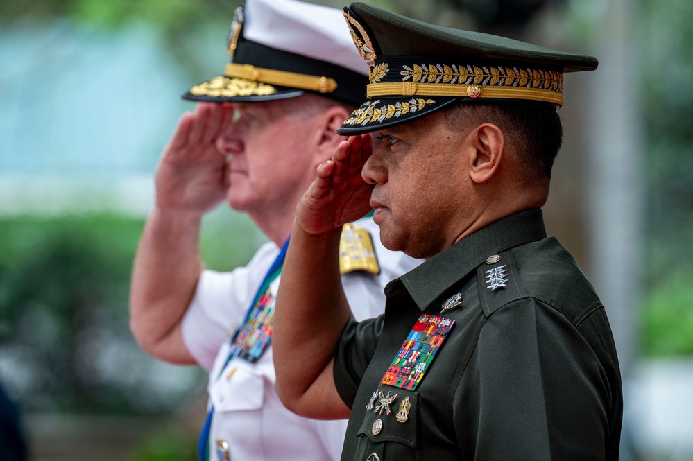 USINDOPACOM commander travels to the Philippines