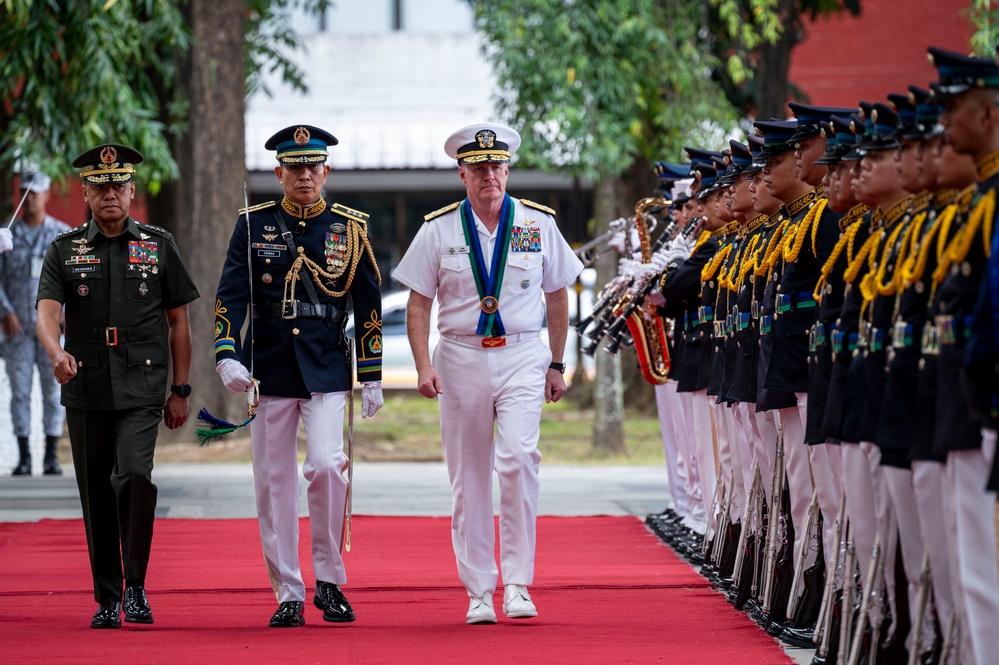 USINDOPACOM commander travels to the Philippines