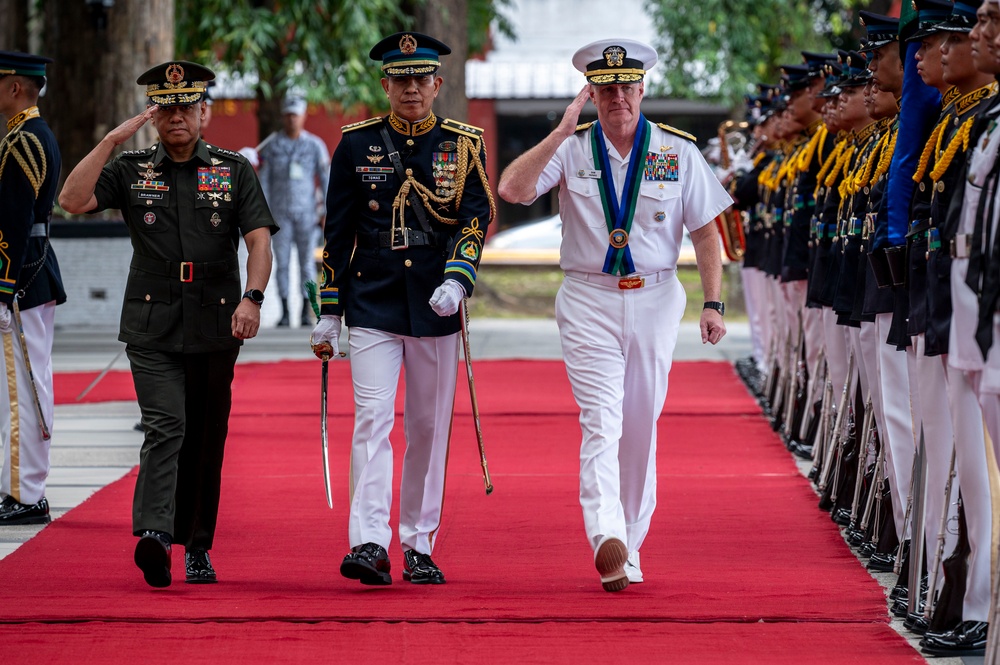 USINDOPACOM commander travels to the Philippines