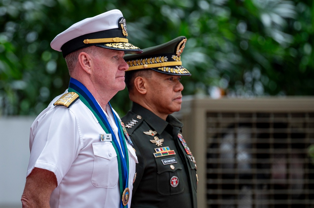 USINDOPACOM commander travels to the Philippines