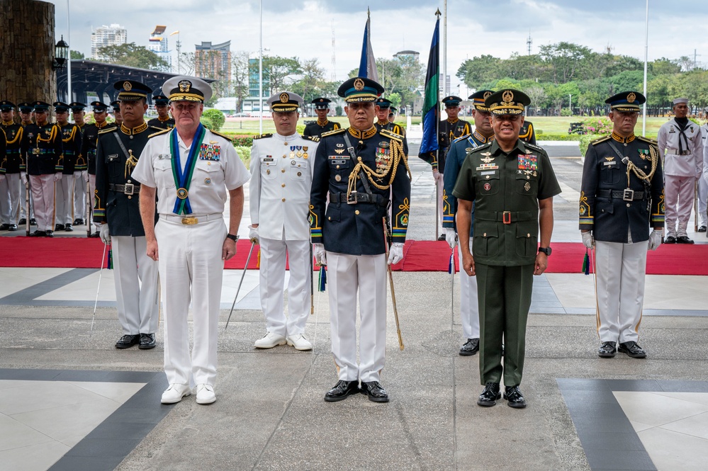 USINDOPACOM commander travels to the Philippines