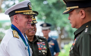 USINDOPACOM commander travels to the Philippines