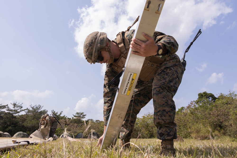 9th ESB Assembles Landing Zone Fuel Sites During Fuel Support Operation Training