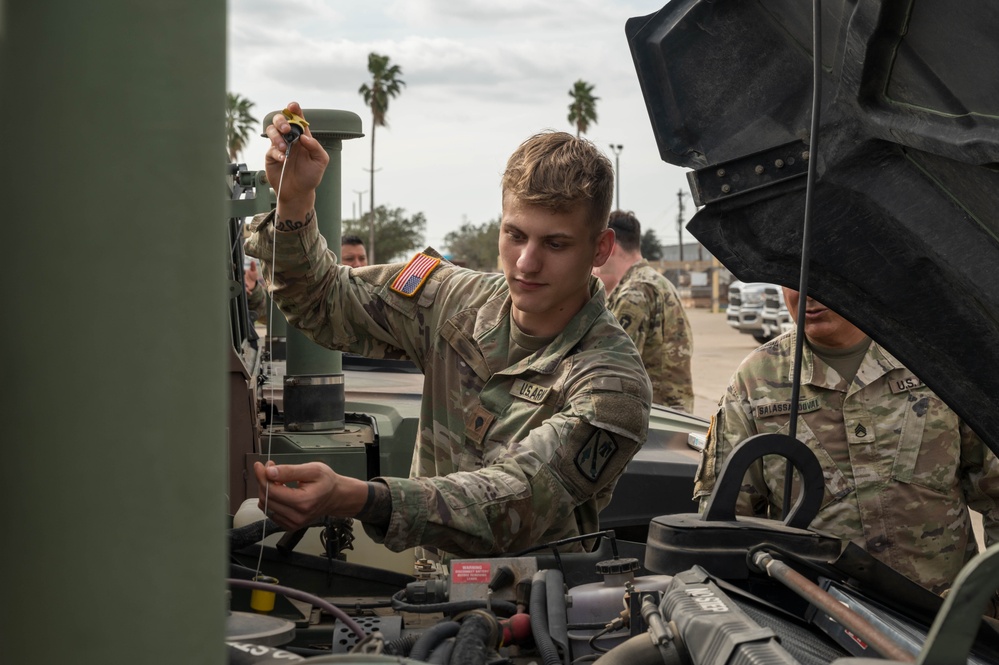 Guard Soldiers Prepare Vehicles for Border Mission