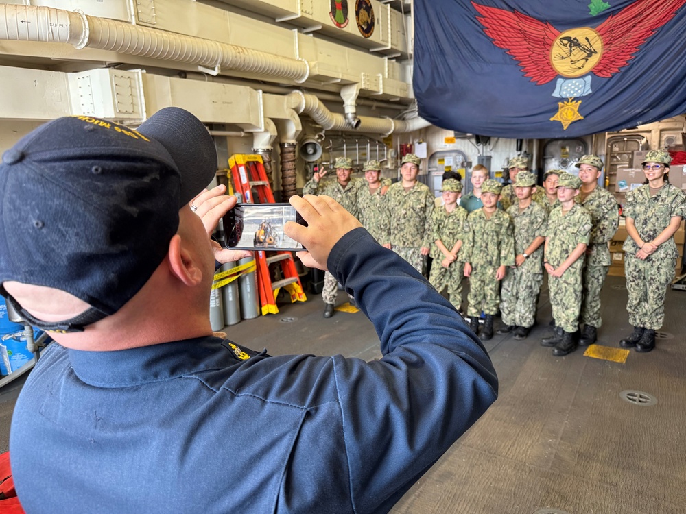 USS Michael Murphy Hosts Sea Cadets