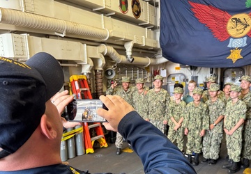 USS Michael Murphy Hosts Sea Cadets