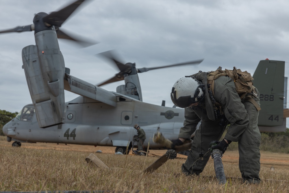 31st MEU | VMM-262 (Rein.) conducts Forward Arming and Refueling Point exercise