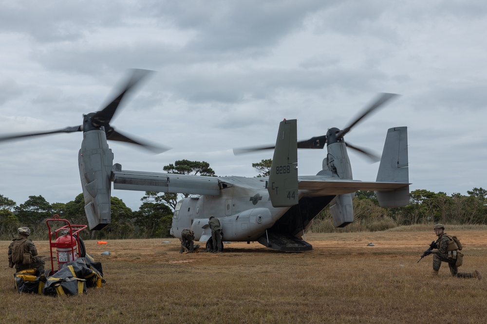 31st MEU | VMM-262 (Rein.) conducts Forward Arming and Refueling Point exercise