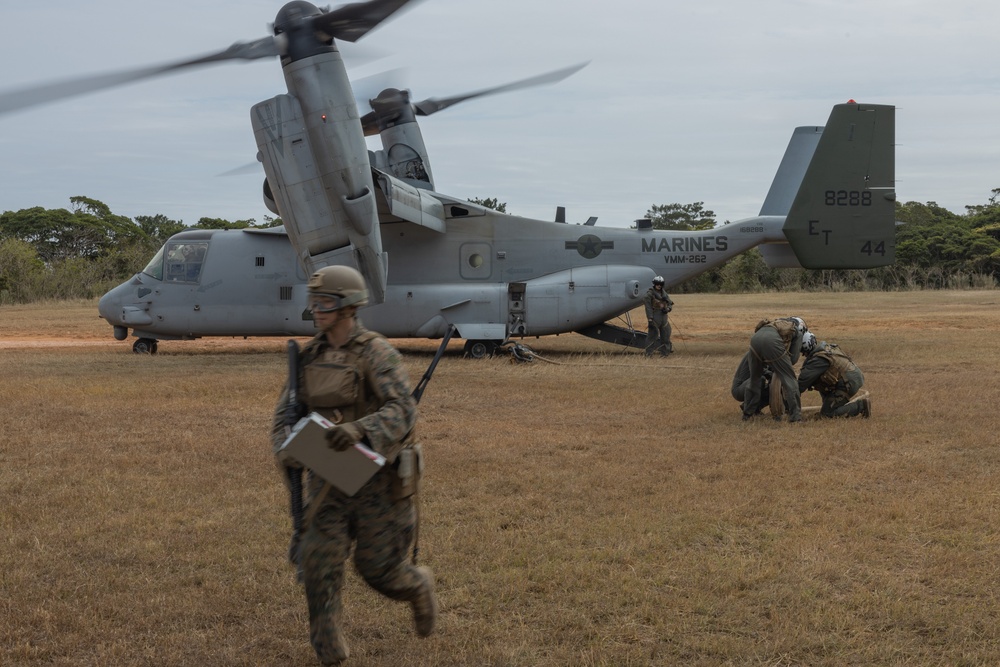 31st MEU | VMM-262 (Rein.) conducts Forward Arming and Refueling Point exercise