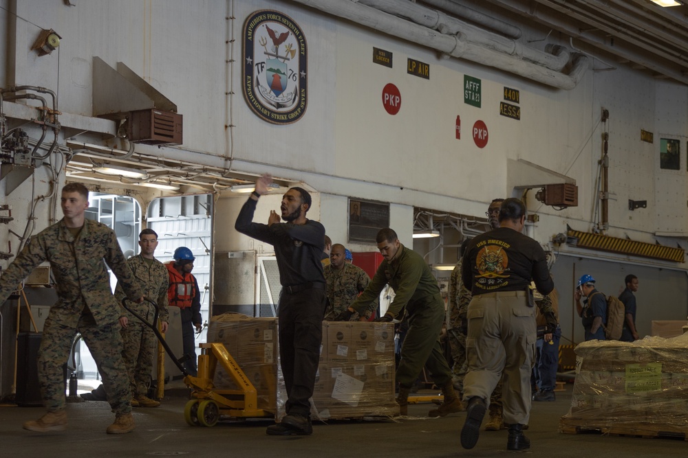 31st MEU | USS America (LHA 6) conducts RAS