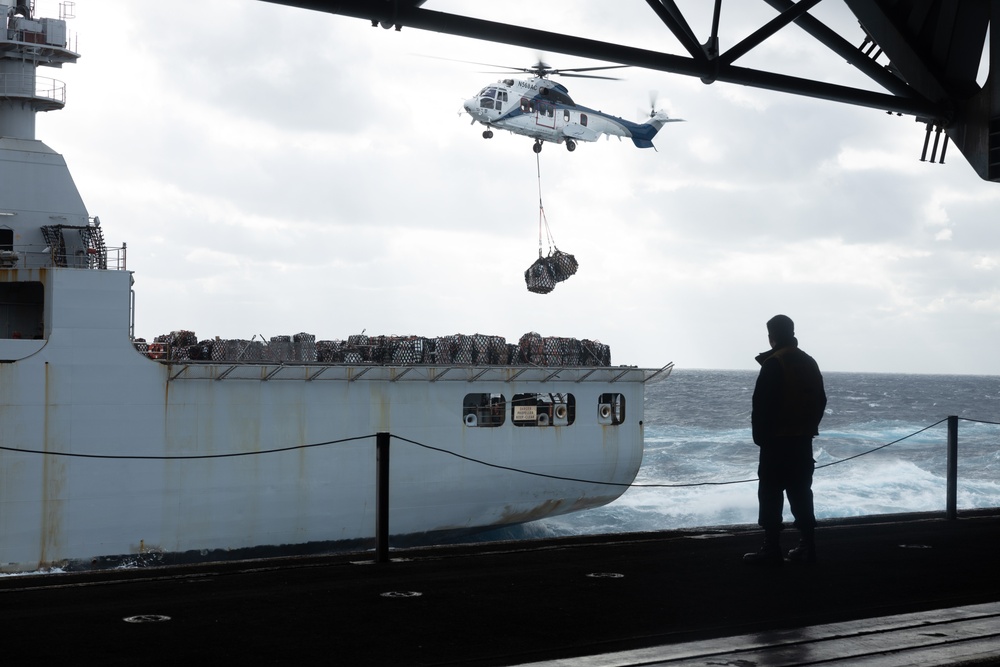 31st MEU | USS America (LHA 6) conducts RAS