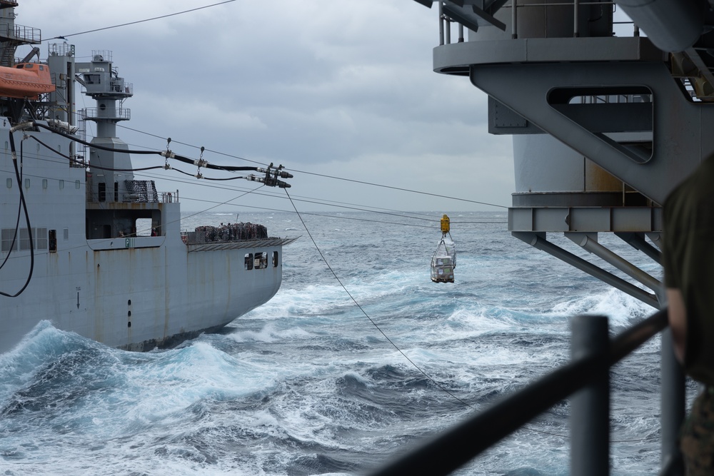 31st MEU | USS America (LHA 6) conducts RAS