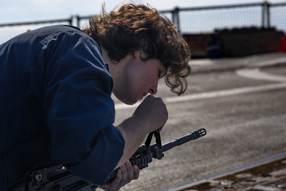 USS Oscar Austin (DDG 79) Conducts Small Arms Training