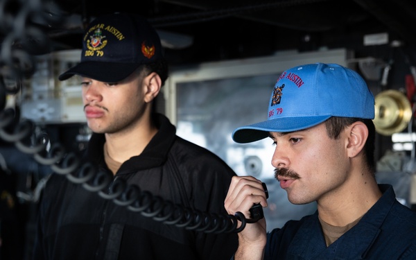 USS Oscar Austin (DDG 79) Refuels with USNS Laramie (T-AO 203)