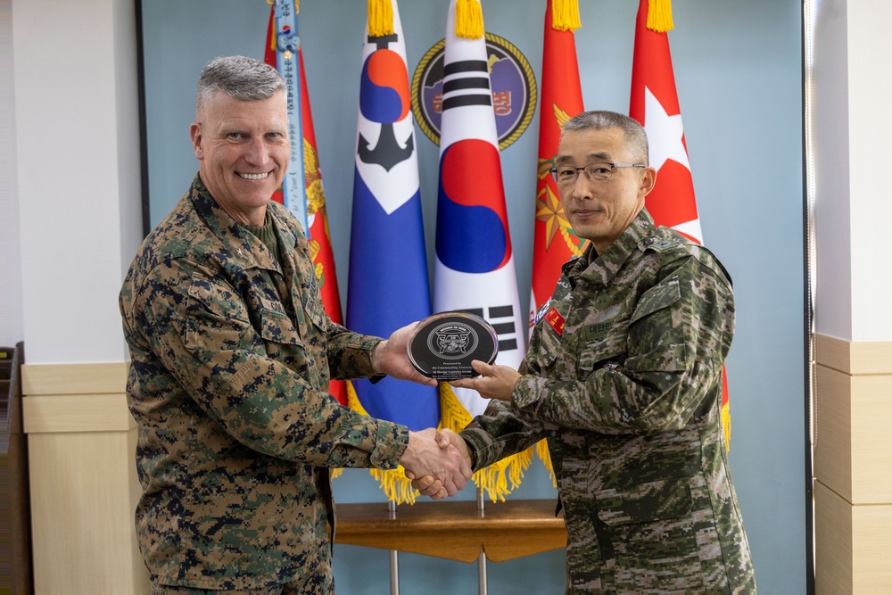 3rd MLG CG visits ROK 1st MarDiv, MLG During Bilateral Exercises