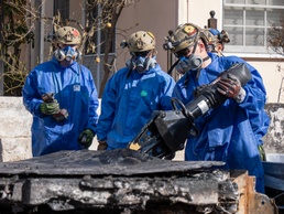 Army, Marine leaders observe wildfire hazardous waste cleanup
