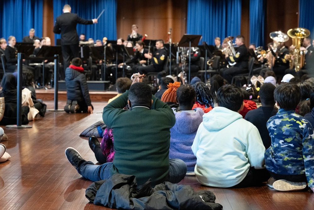 DMV students visit Navy Yard