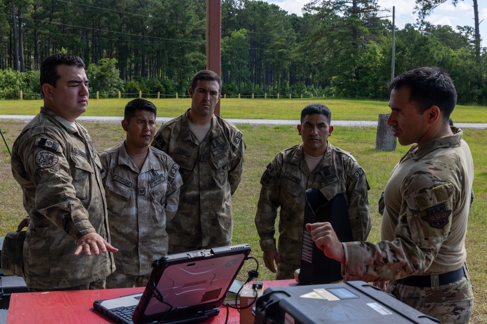 Peruvian Marines Visit School of Infantry – East
