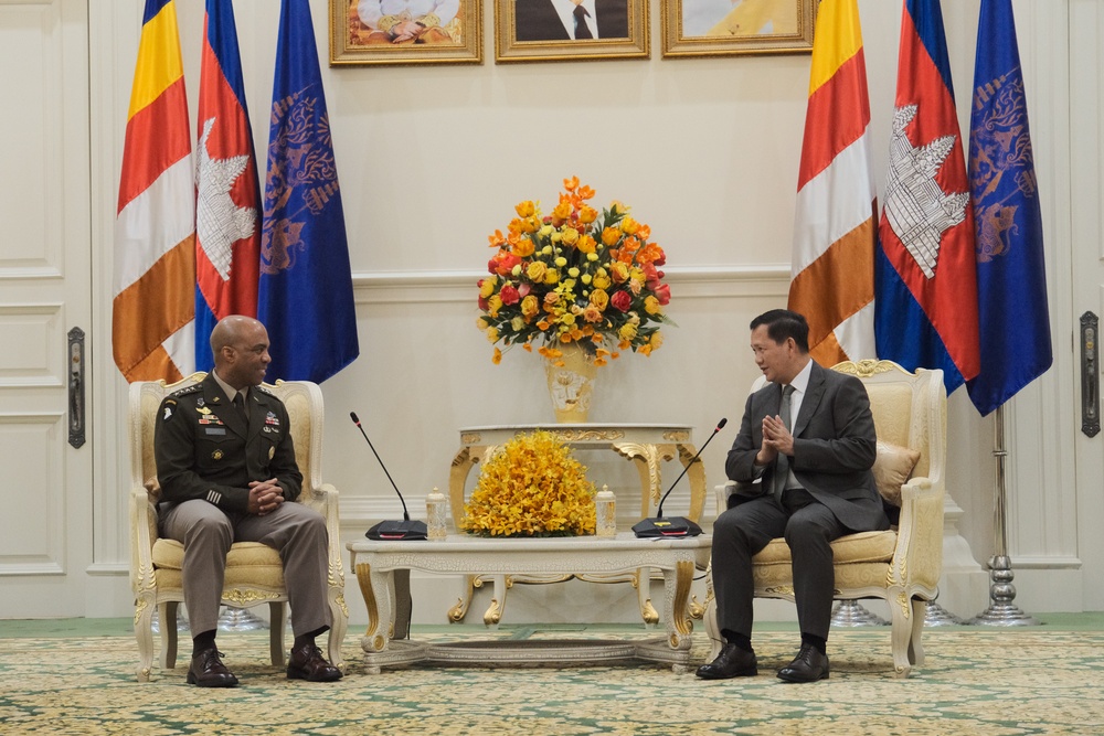 USARPAC General holds Talk with Cambodian Prime Minister Hun Manet