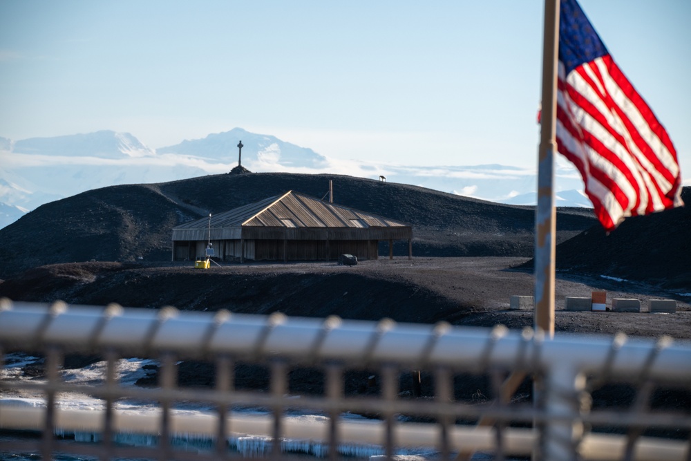 USCGC Polar Star (WAGB 10) visits NSF McMurdo Station during Operation Deep Freeze